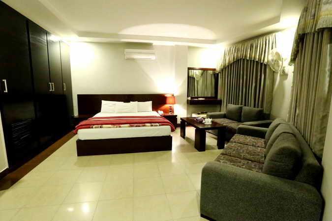 Hotel Multan Continental מראה חיצוני תמונה